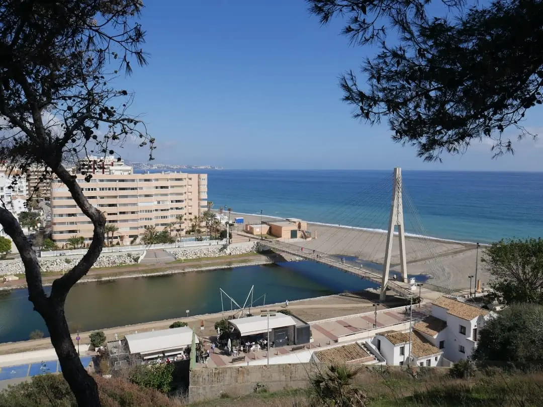 Vädret i Fuengirola i april illustration